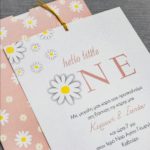ΠΡΟΣΚΛΗΤΗΡΙΟ ΒΑΠΤΙΣΗΣ DAISY ONE - Image 2